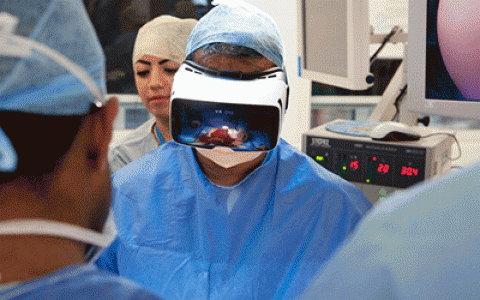 上海医学专家成功运用VR技术3D直播腹腔镜手术