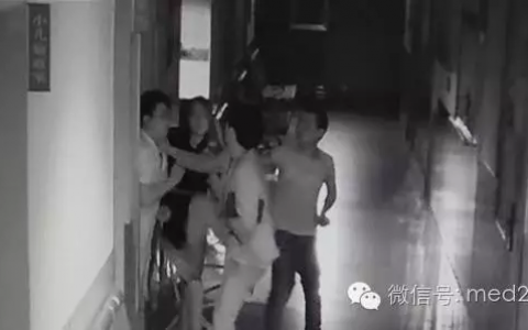 兰州发生一起醉汉殴医事件 医生挨打后忍痛继续为醉汉治疗