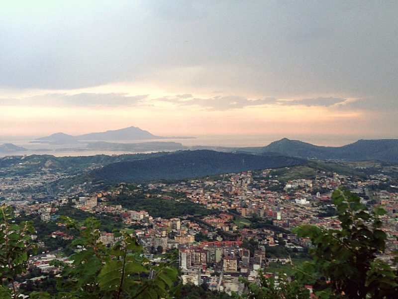 坎皮佛莱格瑞区所在地卡玛尔多利山(来源:Roberto Isaia)