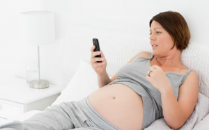 怀孕的你还在玩手机吗？