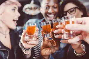 医学解释为什么喝酒会让人愉悦？
