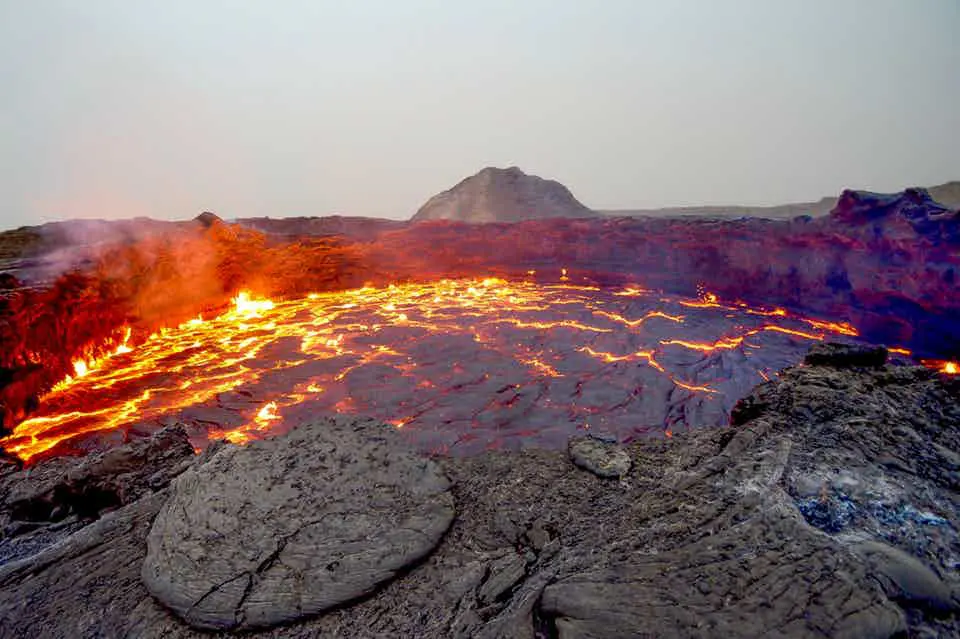 火山那么热，人类正考虑用它发电