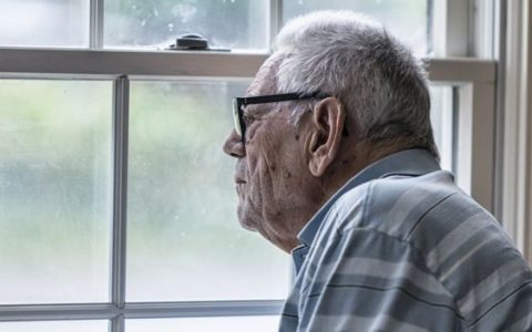 孤独这种病,在纷杂的社会里如何应对