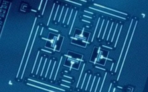 量子计算新进展，硅量子比特实现远距离通信