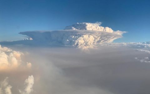 视频 | NASA卫星数据揭示澳大利亚山火烟雾扩散过程