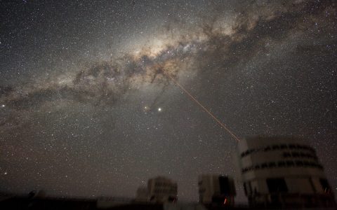 来自银河系5 亿光年外的神秘 无线电 ,每16 天发送一次讯号