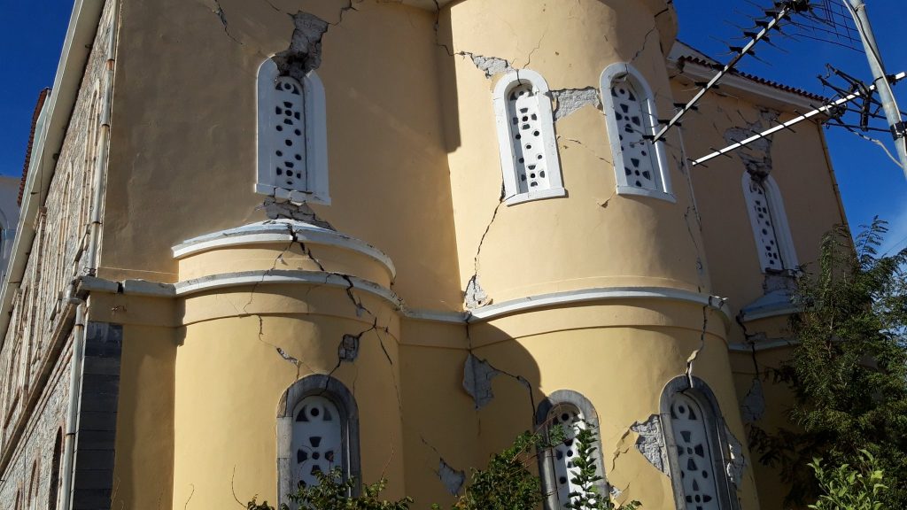 爱琴海发生 M7.0 地震,并伴随海啸,强烈冲击土耳其与希腊