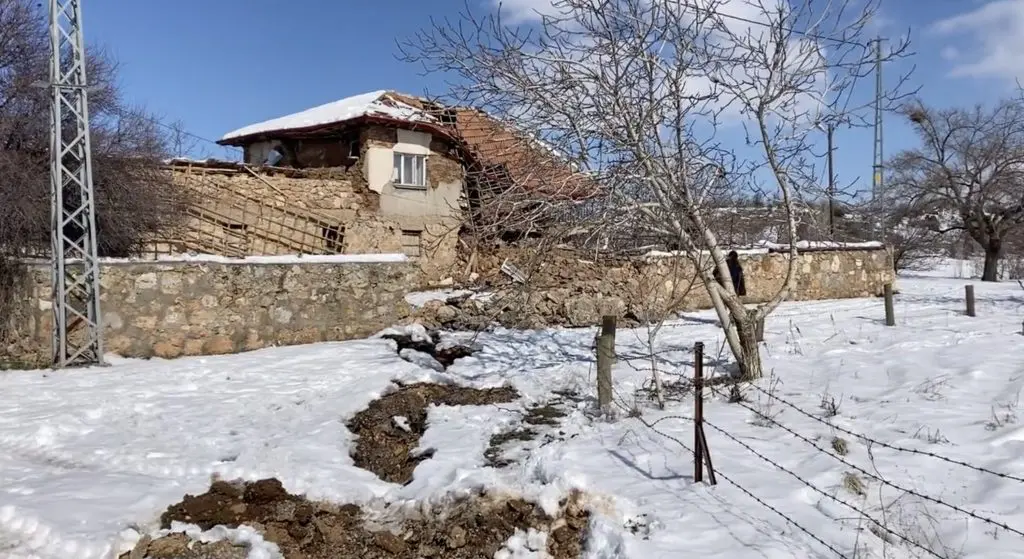 2023年土耳其地震地表破裂野外照片集锦