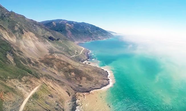 美国加州1号公路被滑坡所冲断